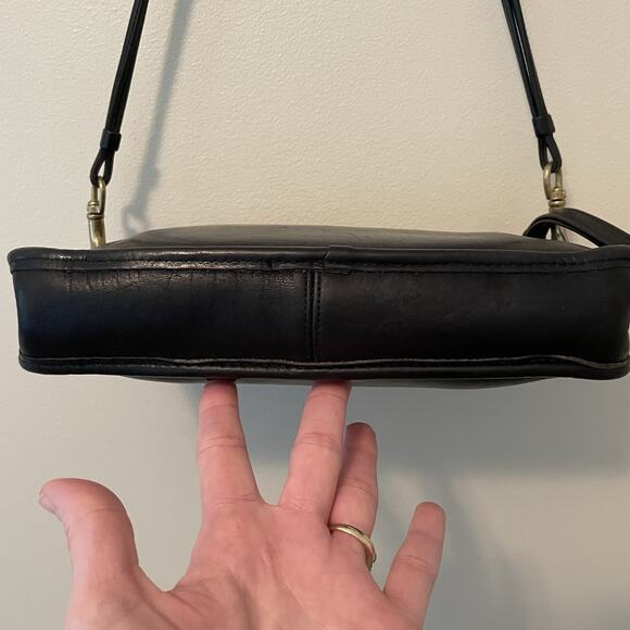 Vintage Coach Leather Basic Bag Purse - Picture 4 of 16